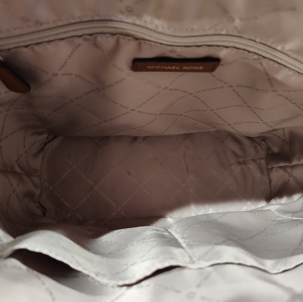 Michael Kors Jet Set Handbag